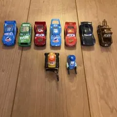 トミカ　カーズ　ミニカー9つセット