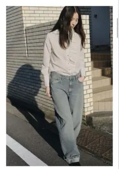 ZARA TRF バギーフォルデッド ミッドライズ　デニムパンツのサムネイル