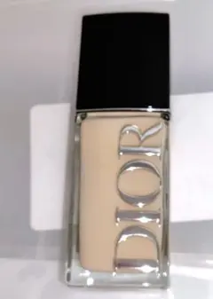 ほぼ新品リニューアル ディオールフォーエヴァーフルイドスキングロウ 0W