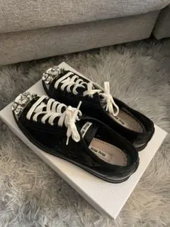 MIU MIU ビジュー付きスニーカー ブラック miu miu ビジュー スニーカー ネイビー - メルカリ