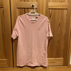 リーバイス　Tシャツ　ピンク　Sサイズのサムネイル