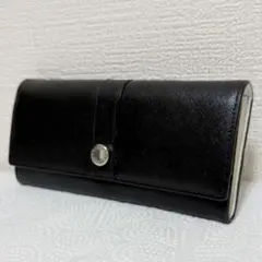 フルラ　長財布　黒　白　若草色　本革　財布　ロゴ　シルバー　ウォレット