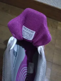 Reebok スニーカー グレー/ピンク