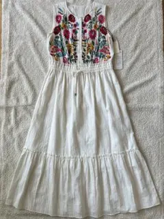 グレースコンチネンタル ドビー 刺繍 ロングワンピース　白　36,300円