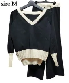 Vネックニット＆ワイドパンツセットアップ バイカラー ブラック/アイボリー M