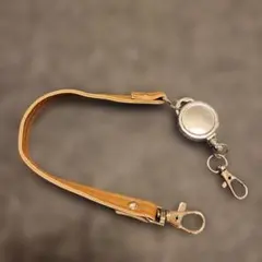 リール付きキーホルダー キャメル色