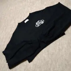 黒 ロゴ入り 長袖トレーナー ショート丈