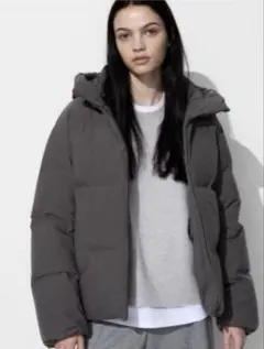 美品 ユニクロ シームレスダウンパーカー Mサイズ グレー