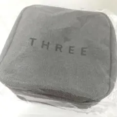 THREE マルチスクエアポーチ 新品　スリー　ノベルティのサムネイル
