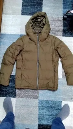 ユニクロ　シームレス　オリーブグリーン フード付きダウンジャケット