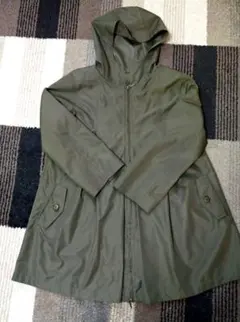 フード付きAラインショートコート