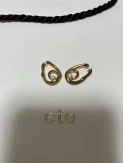 ete ハグイヤリング ゴールド(両耳)