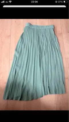 AZUL by moussyグリーン プリーツスカート ロング丈　春服　春先取りのサムネイル