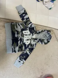 GAP 迷彩柄 フード付き　パーカー