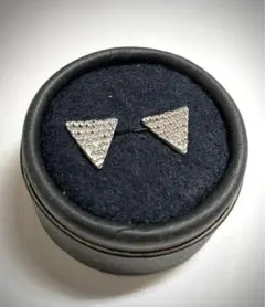 【値下げ】シルバー三角形ピアス