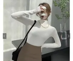 グレイル　ホワイトリブタートルネック Lサイズ