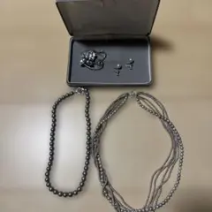 グレーのパールネックレスとシルバーブローチ、k14ホワイトゴールド刻印イヤリング