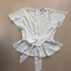 FOREVER 21 ホワイトペプラムトップス Sのサムネイル