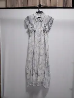 フラワープリント フリル付きワンピース