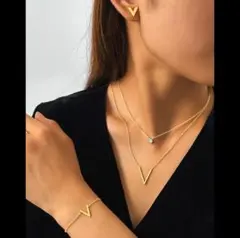3セット★Ｖデザイン サージカルステンレス ピアスとブレスレットとネックレス