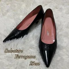 極美品❤箱付き☆フェラガモ【Ferragamo】ヴァラ パンプス 黒 良品❤箱付き☆フェラガモ【Ferragamo】ヴァラ パンプス 黒 ヴァラ