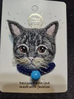 猫刺繍天然石付きブローチ