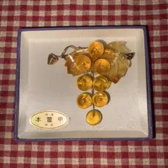 本鼈甲　ぶどうブローチのサムネイル