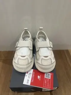 ニューバランス 230 Hook and Loop 16cmベージュ ほぼ未使用 - メルカリ