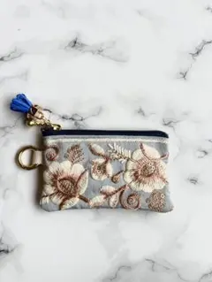 インド刺繍リボンポーチ リップ入れ　小物入れ　10cmファスナー使用
