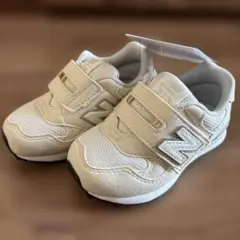 New Balance IO313ホワイトスニーカー　13.5cm