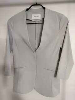 美品✦Mayson Greyメイソングレイ　ノーカラージャケットS　ライトグレー