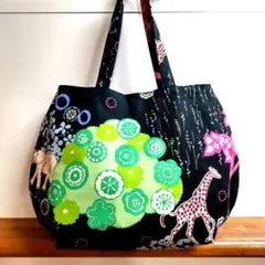 希少生地　ハンドメイド　ふんわり丸み　大きなバルーントート　アニマル　ブラック