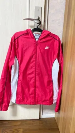 [値下げ]NIKE ウインドブレーカー レディース