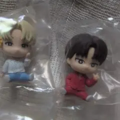 K-POPアイドルフィギュア 2体セットセブチ ウジ ディノすわらせ隊