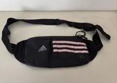 adidas ボディバッグ 黒 ストライプデザイン