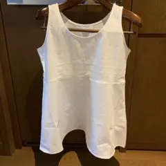 ホワイト ノースリーブ トップス　裾フレアタンクトップ 送料込み！