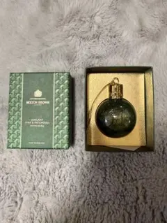 MOLTON BROWN Jubilant Pine & Patchouliのサムネイル
