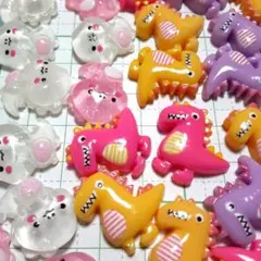 135　30個　恐竜　プラパーツ　デコパーツ　まとめ売り