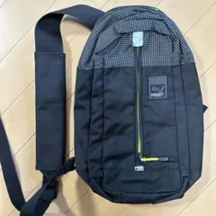 PUMA ボディバッグ スリングバッグ
