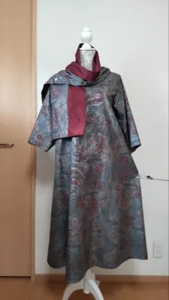 着物リメイク♧赤白グレー3種の正絹からフレアーワンピース♧正
