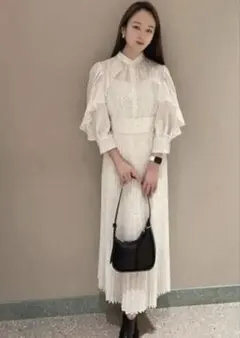 スナイデル　Sustainableラッフルプリーツワンピース　ドット　ホワイト