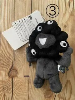 【終売品】黒ミャクミャク カラビナ 立ちポーズ ③