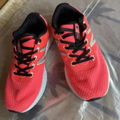 や*ー様 New Balance ランニングシューズ ピンク