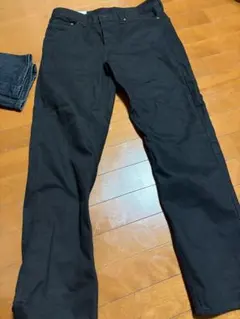 H&M Relaxed fit デニムパンツ ブラック 31/30のサムネイル