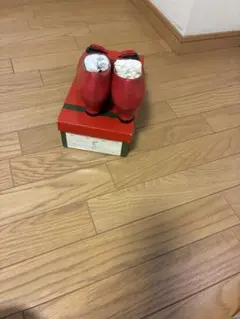 赤いリボン付きフラットシューズ、ラウンドトゥ