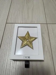 Dior ゴールド 星形 ブローチ　非売品