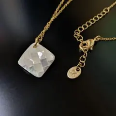 ホワイトシェルのネックレス