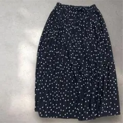 SPINNS スピンズ　 プリーツロングスカート　黒地に白ドット　シンプル