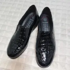 Item thumbnail for item c2cfbaa8-c28b-4ca8-990a-b9d0365bf81a