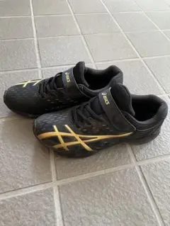 asics スニーカー 23cm